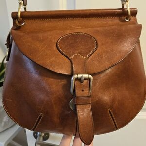 Dooney & Bourke Saddle Bag Leather Shoulderbag Made in Italy 🇮🇹, with dustbag